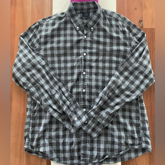 J Crew Long Sleeve Button Ups - XL - Picture 10 of 10